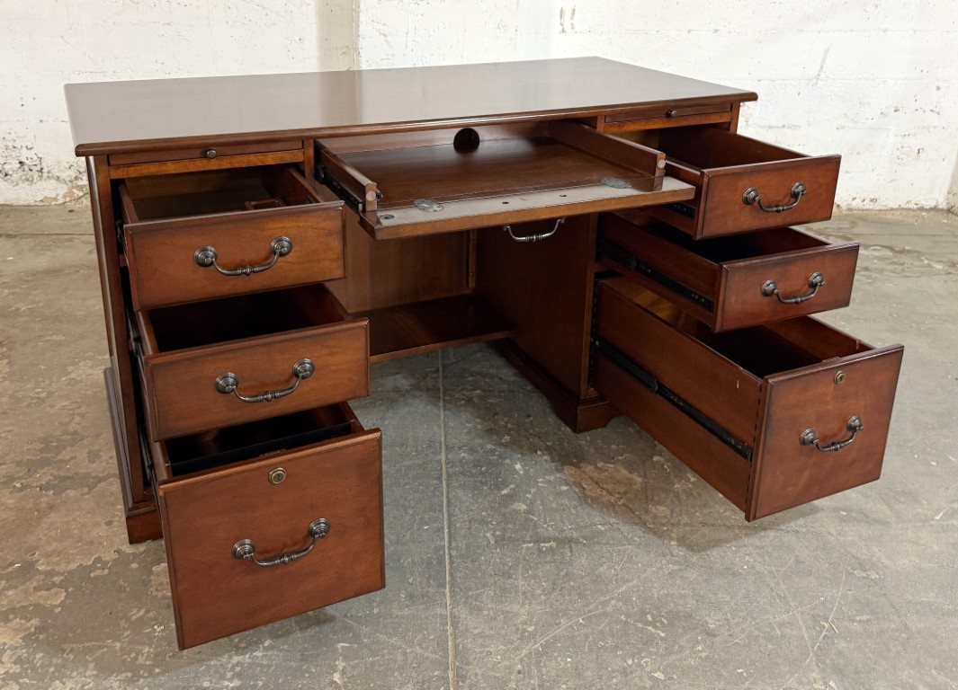 Riverside Furniture Traditional Petite Executive Desk Riverside Furniture Traditional Petite Executive Desk