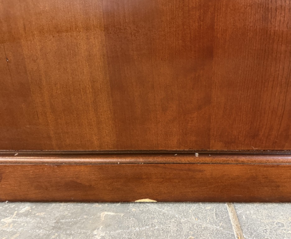 Riverside Furniture Traditional Petite Executive Desk Riverside Furniture Traditional Petite Executive Desk