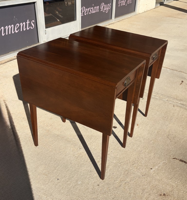 Pair of Craftique Dropleaf Side Tables / End Tables Pair of Craftique Dropleaf Side Tables / End Tables