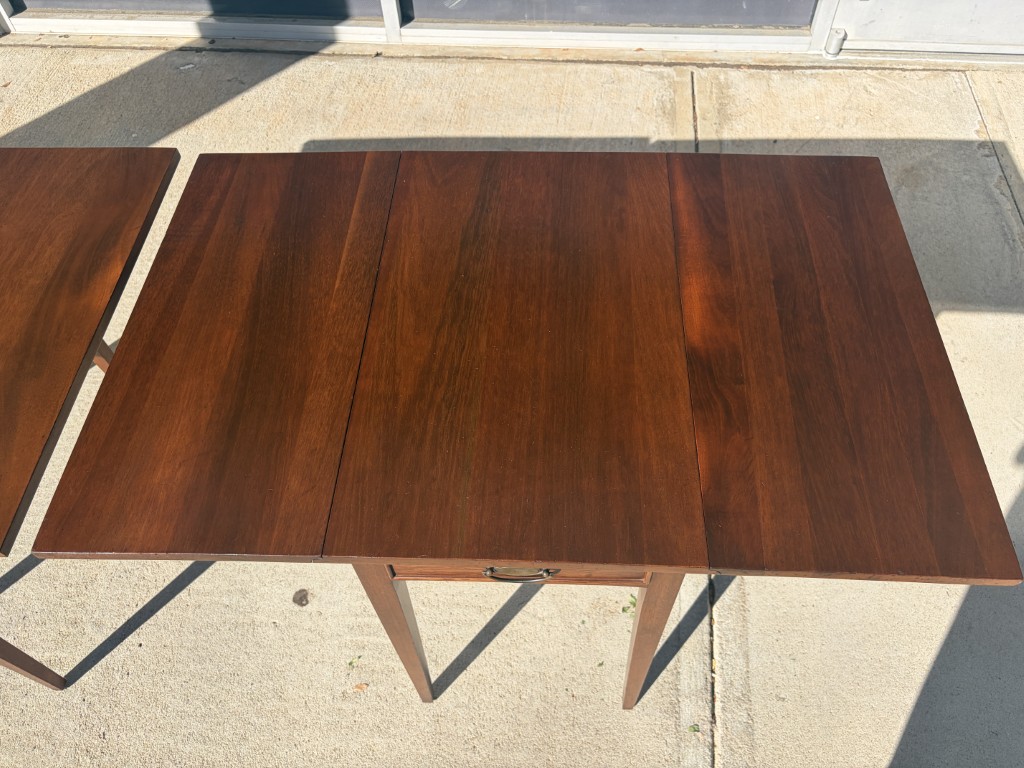 Pair of Craftique Dropleaf Side Tables / End Tables Pair of Craftique Dropleaf Side Tables / End Tables