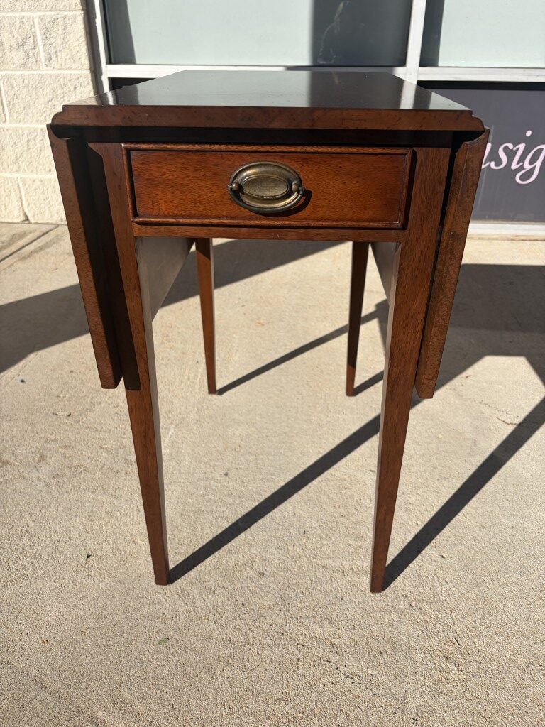 Pair of Craftique Dropleaf Side Tables / End Tables Pair of Craftique Dropleaf Side Tables / End Tables