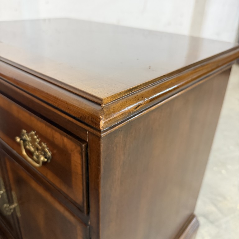 Pair of Drexel 18th Century Collection Nightstands Pair of Drexel 18th Century Collection Nightstands