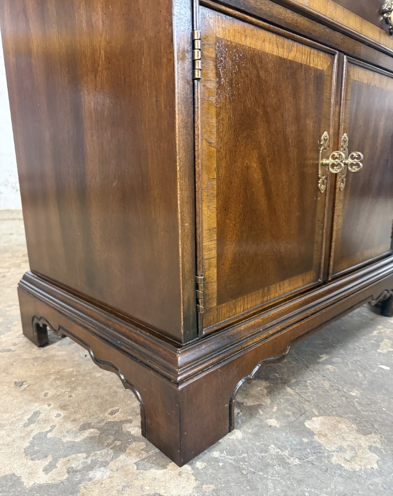 Pair of Drexel 18th Century Collection Nightstands Pair of Drexel 18th Century Collection Nightstands
